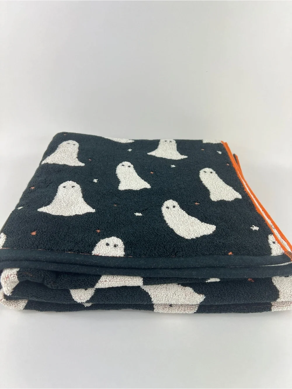 Rachel Zoe Bath Towels Black Cream Ghosts Halloween Fall Soft Cotton 2 Pc NEW